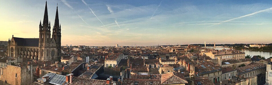 Vue du quartier des Chartrons et de la Garonne à Bordeaux.